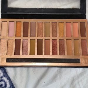 must-have beauty beyond bare eyeshadow pallet